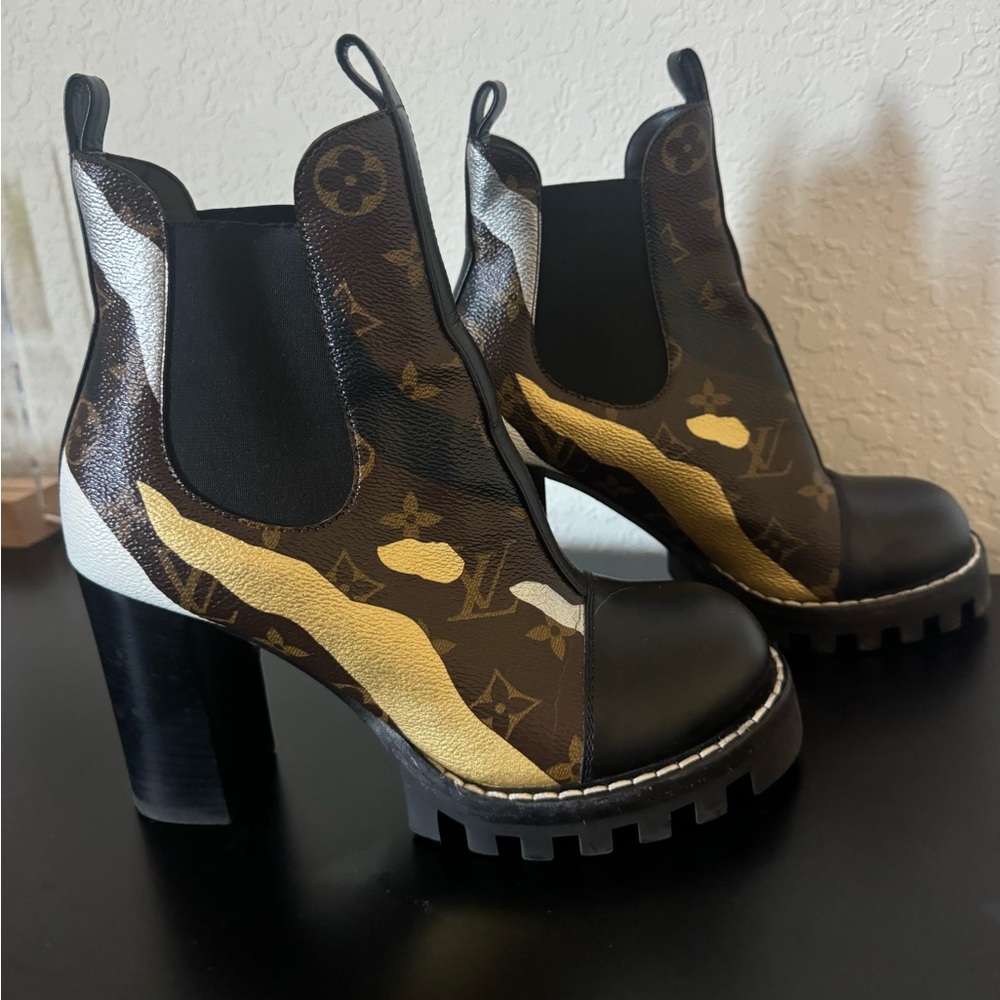 X LOL Patent Calfskin Monogram Star Trail Louis Vuitton Limited edition!
